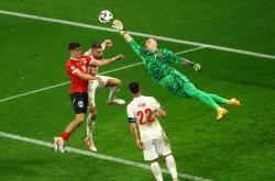 lol官网-史诗对决！欧洲杯上演极限翻盘的简单介绍