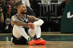 lol季中赛-包含勇士险胜独行侠，利拉德刷新纪录的词条