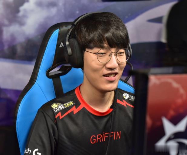 T1轻取IG，Clid操刀奇招英雄翻盘成都决赛之夜2:1（东京）