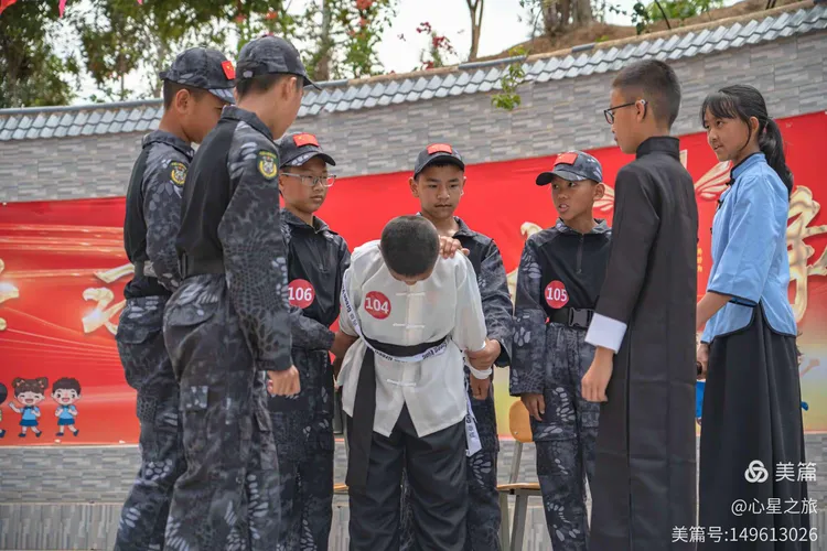 包含强队为争夺胜利展开激烈角逐，精彩演绎的词条